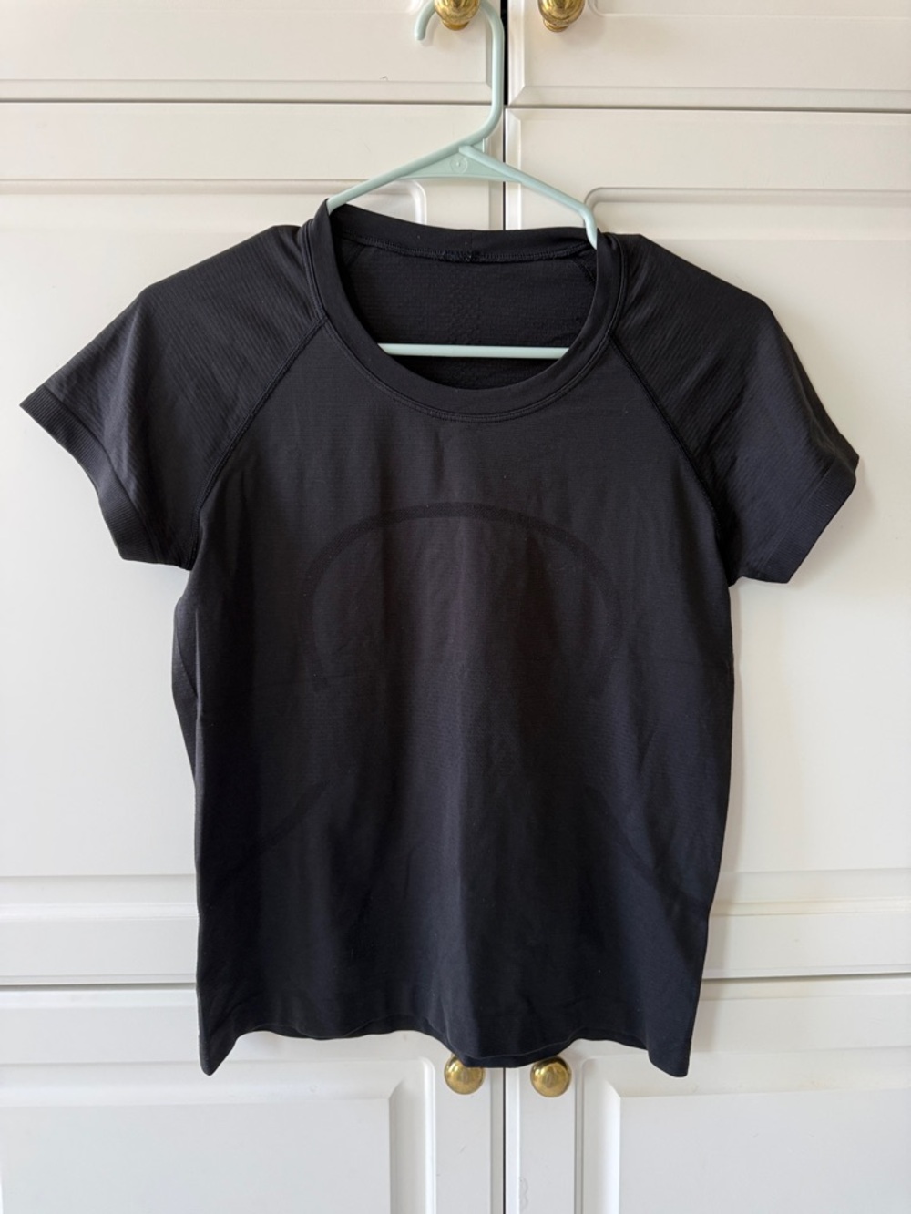 lululemon athletica Black Short Sleeve swiftly tech shirt 2.0 waist length